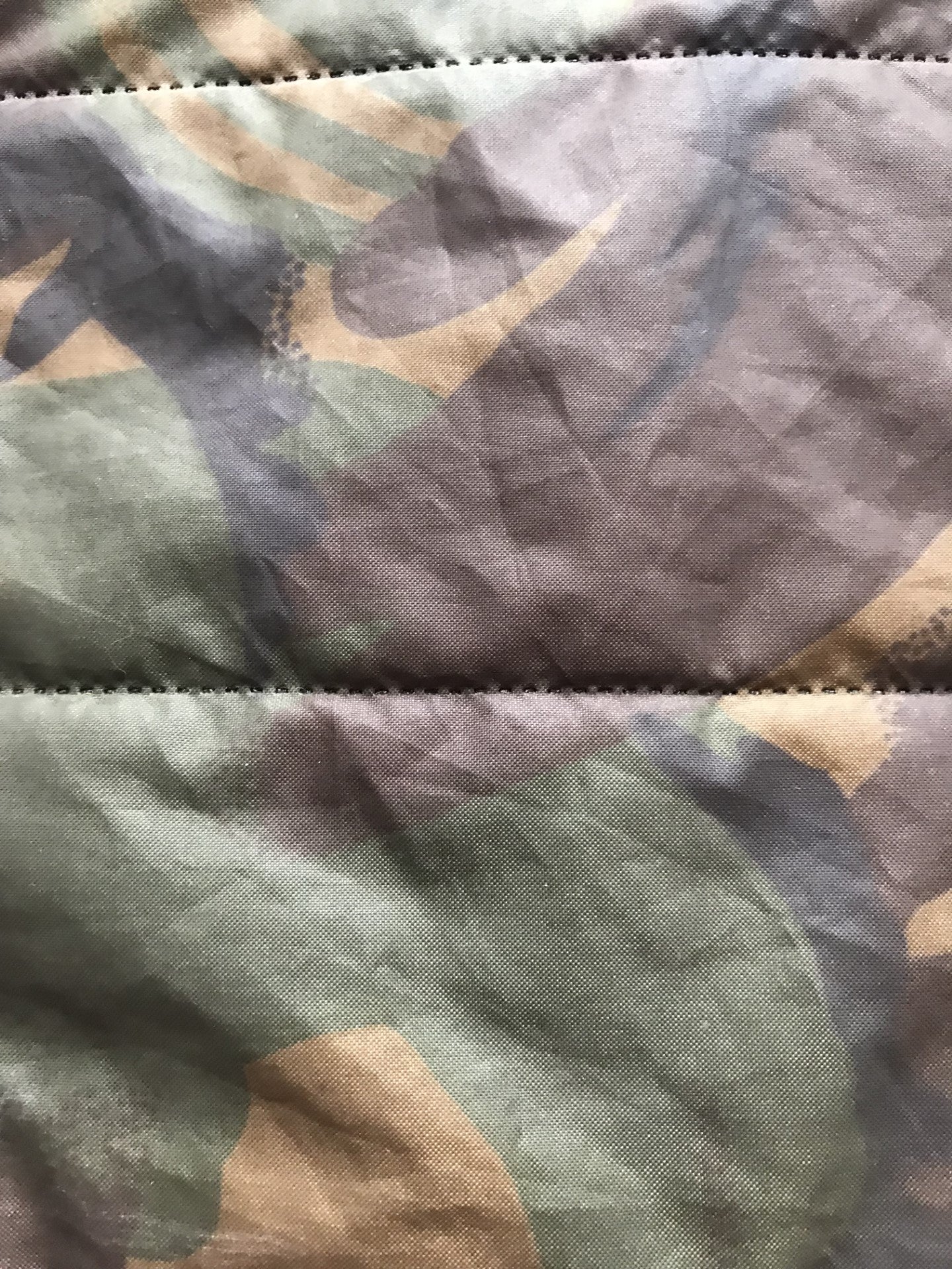 Camouflage medium Quilted Triangle Bag